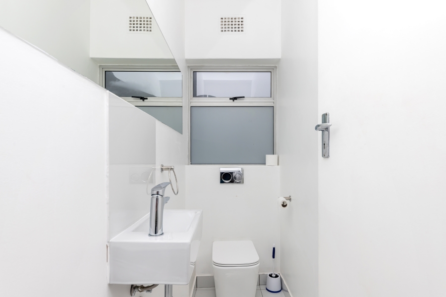 To Let 2 Bedroom Property for Rent in Sea Point Western Cape